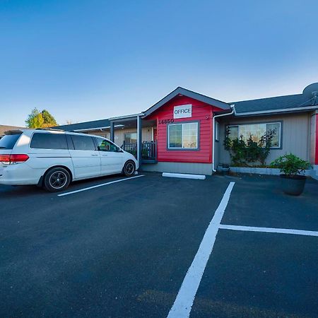 Oyo Hotel Portland Or Near Airport Gresham Esterno foto