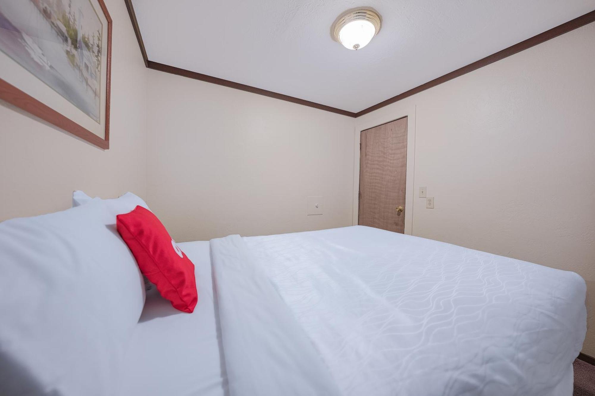 Oyo Hotel Portland Or Near Airport Gresham Esterno foto