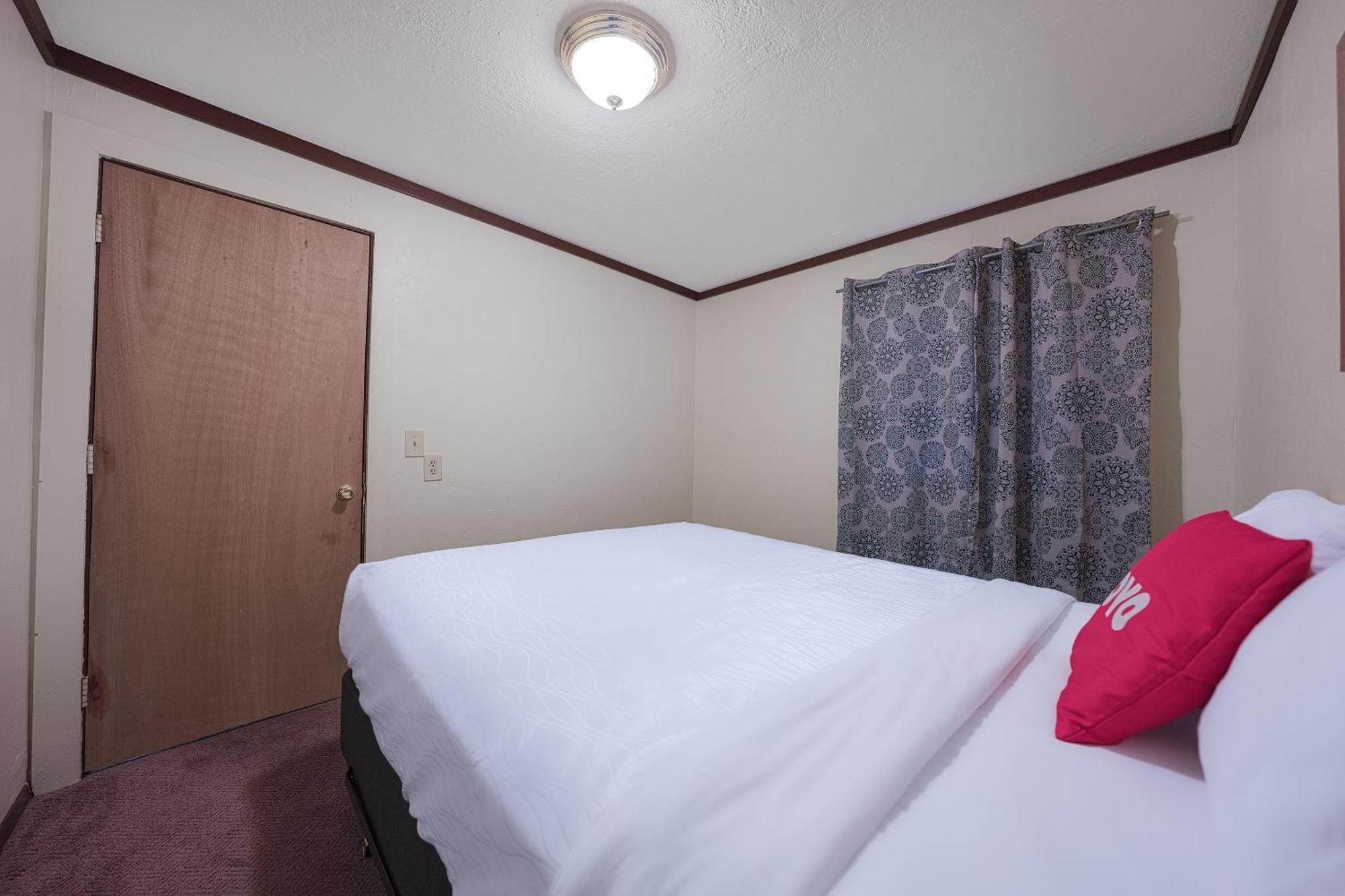 Oyo Hotel Portland Or Near Airport Gresham Esterno foto
