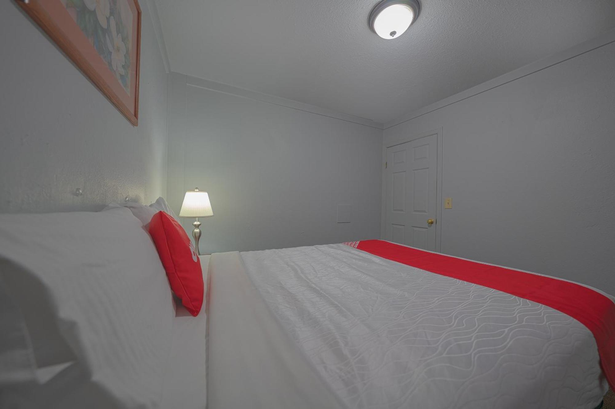 Oyo Hotel Portland Or Near Airport Gresham Esterno foto