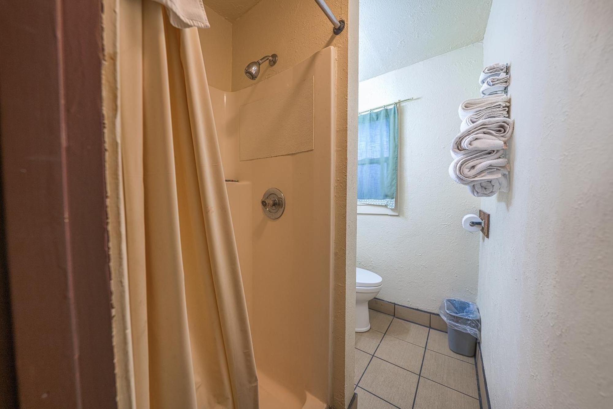 Oyo Hotel Portland Or Near Airport Gresham Esterno foto