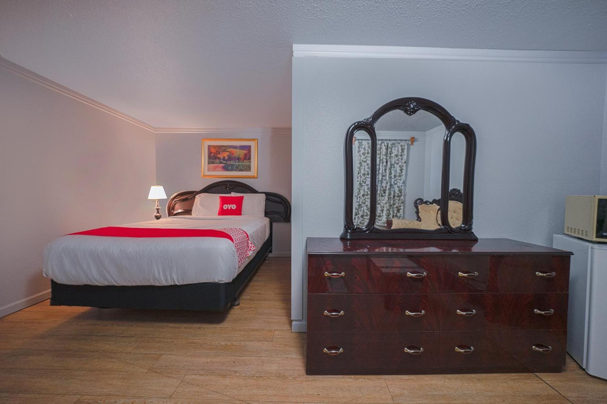 Oyo Hotel Portland Or Near Airport Gresham Esterno foto