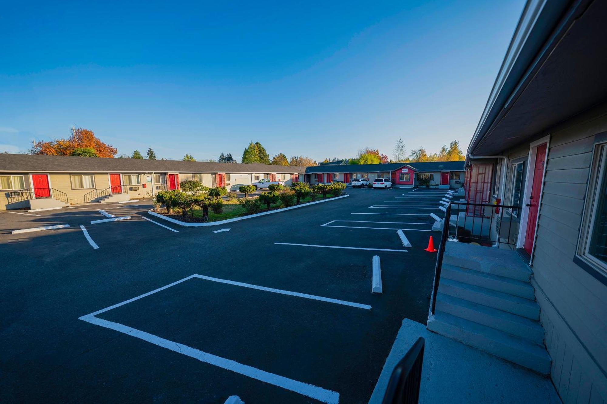 Oyo Hotel Portland Or Near Airport Gresham Esterno foto