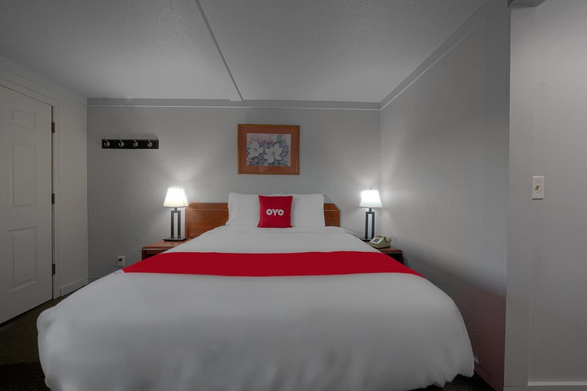 Oyo Hotel Portland Or Near Airport Gresham Esterno foto