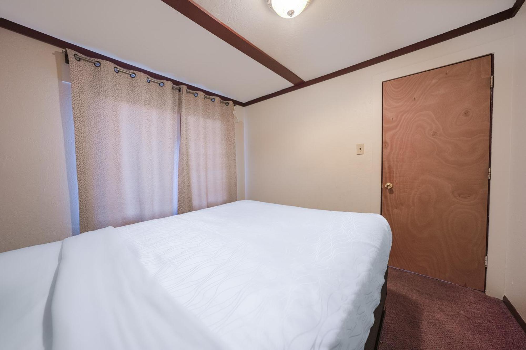 Oyo Hotel Portland Or Near Airport Gresham Esterno foto