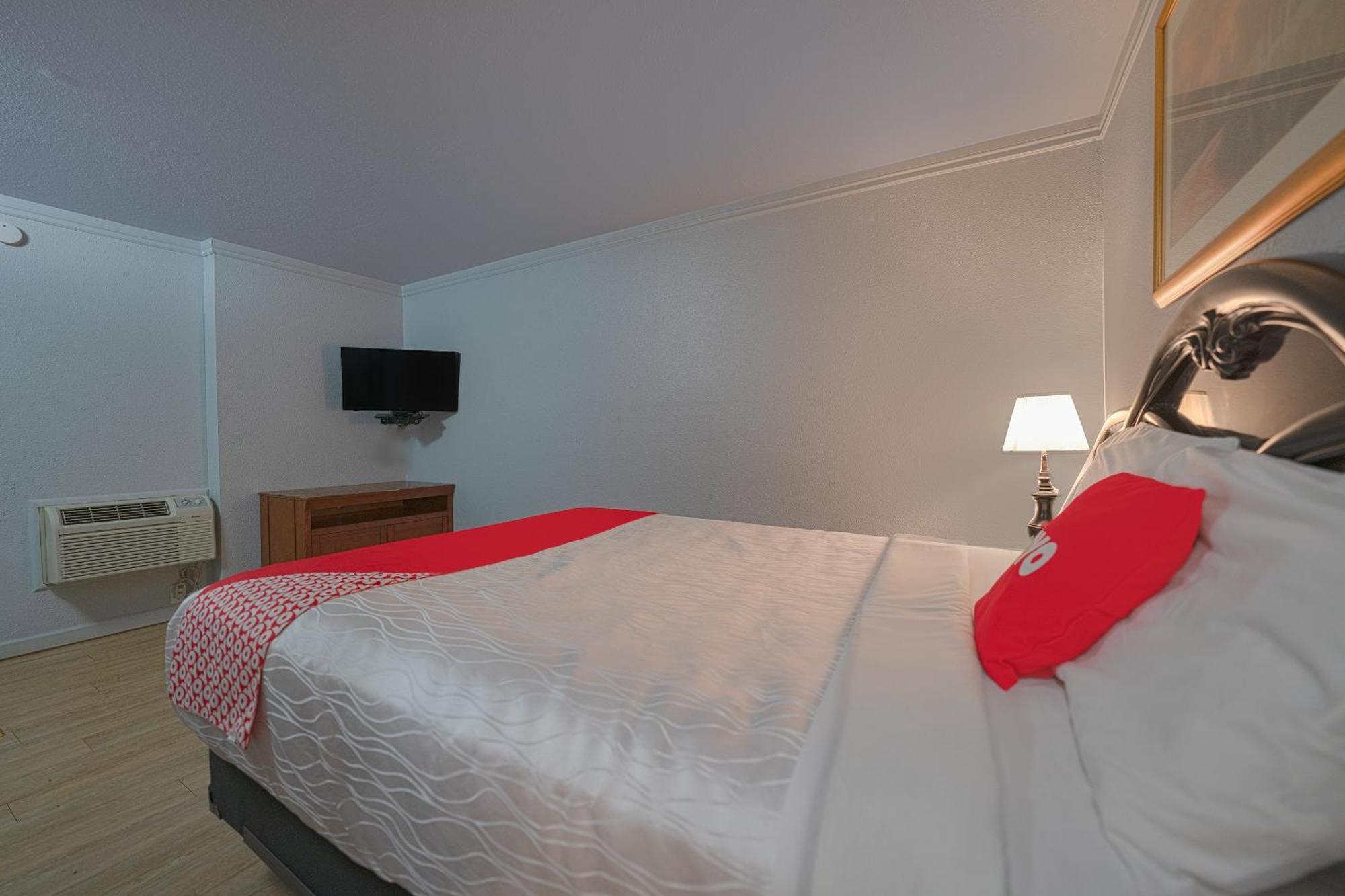 Oyo Hotel Portland Or Near Airport Gresham Esterno foto