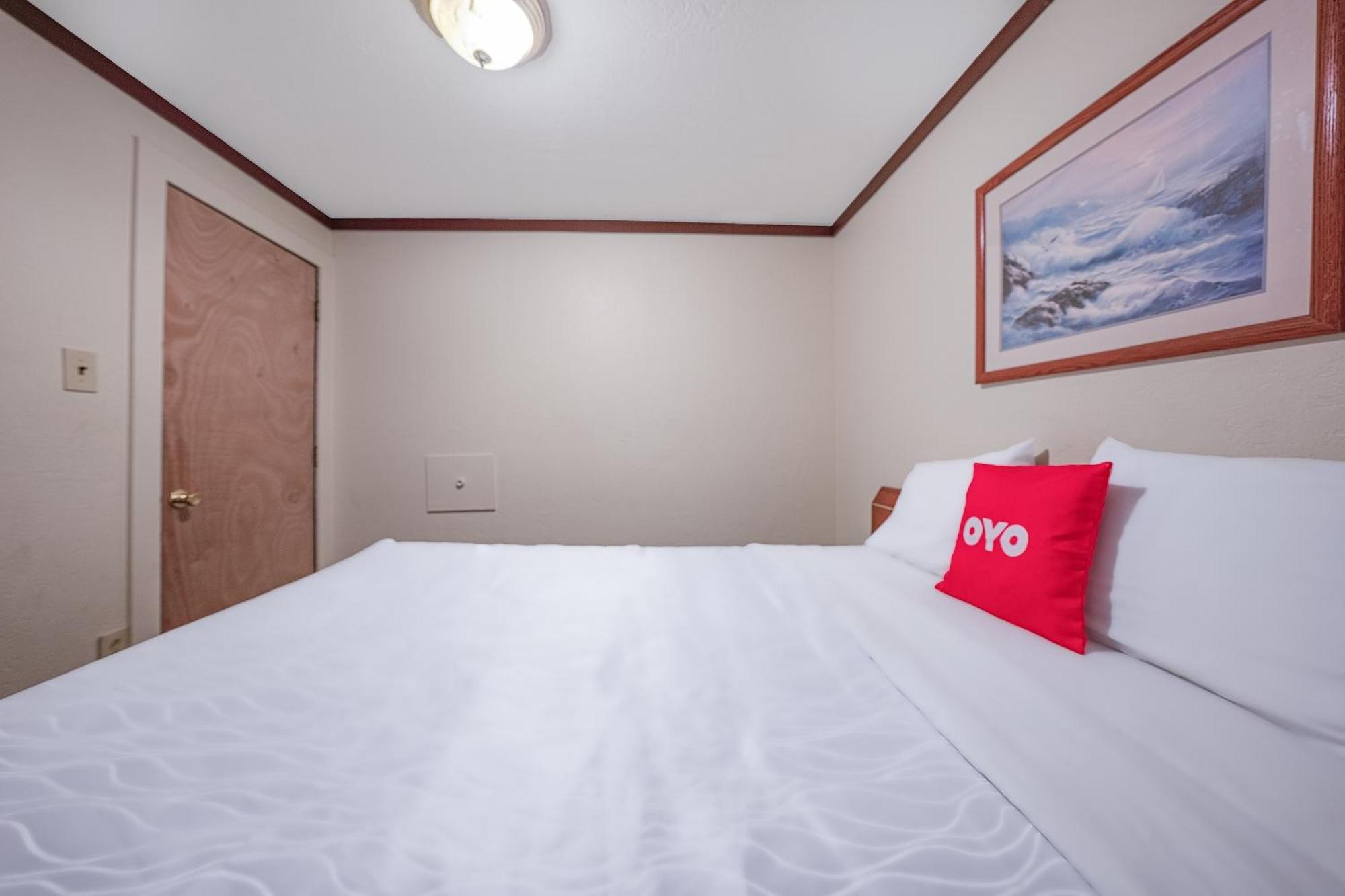 Oyo Hotel Portland Or Near Airport Gresham Esterno foto