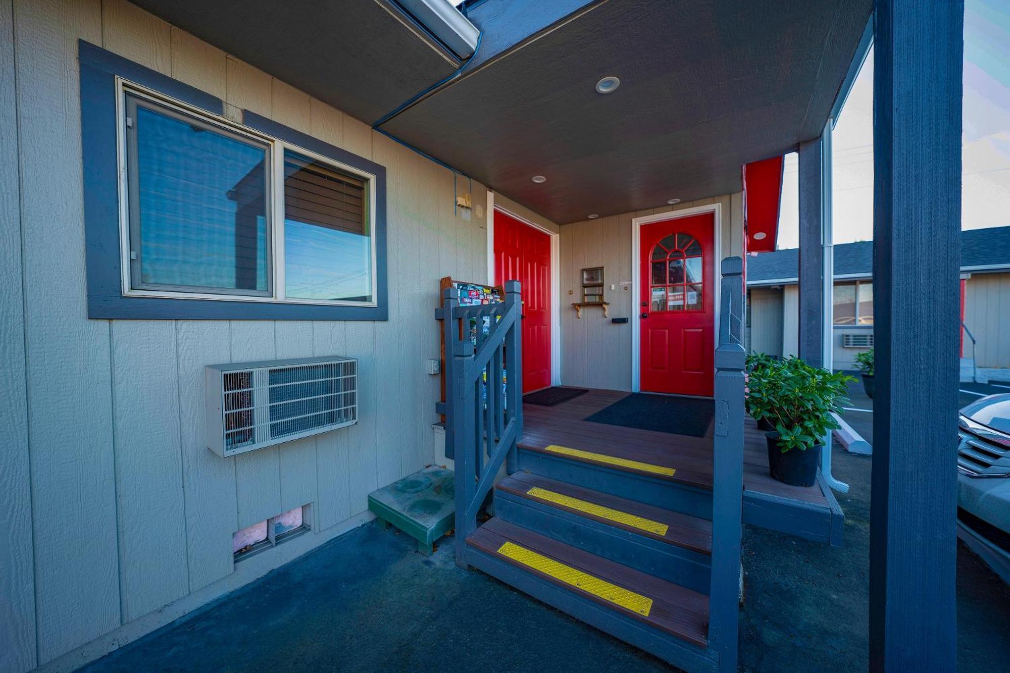 Oyo Hotel Portland Or Near Airport Gresham Esterno foto