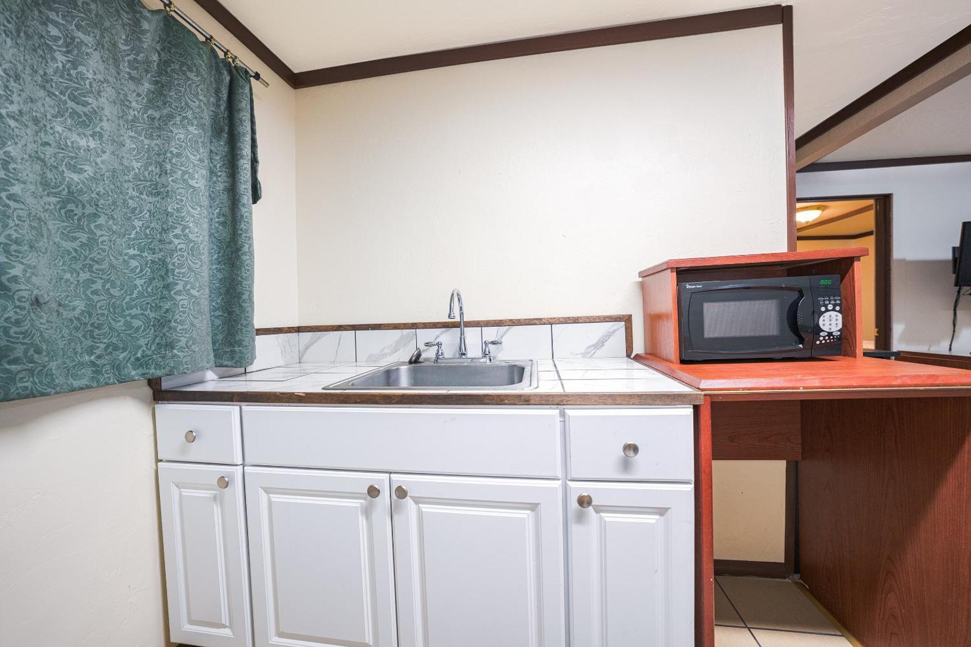 Oyo Hotel Portland Or Near Airport Gresham Esterno foto